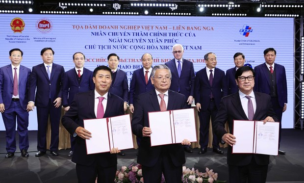 Le Vietnam et la Russie signent des accords de coopération dans de nombreux domaines